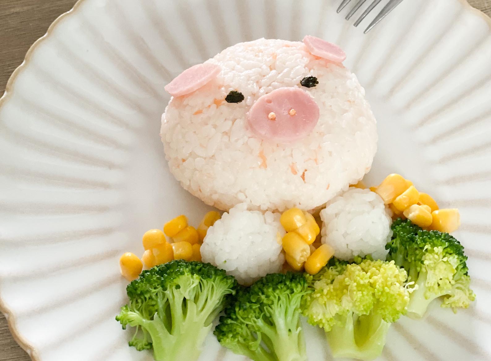KIRREats: Cute Salmon Onigiri For Kids by @Styleinkhk - KIRR