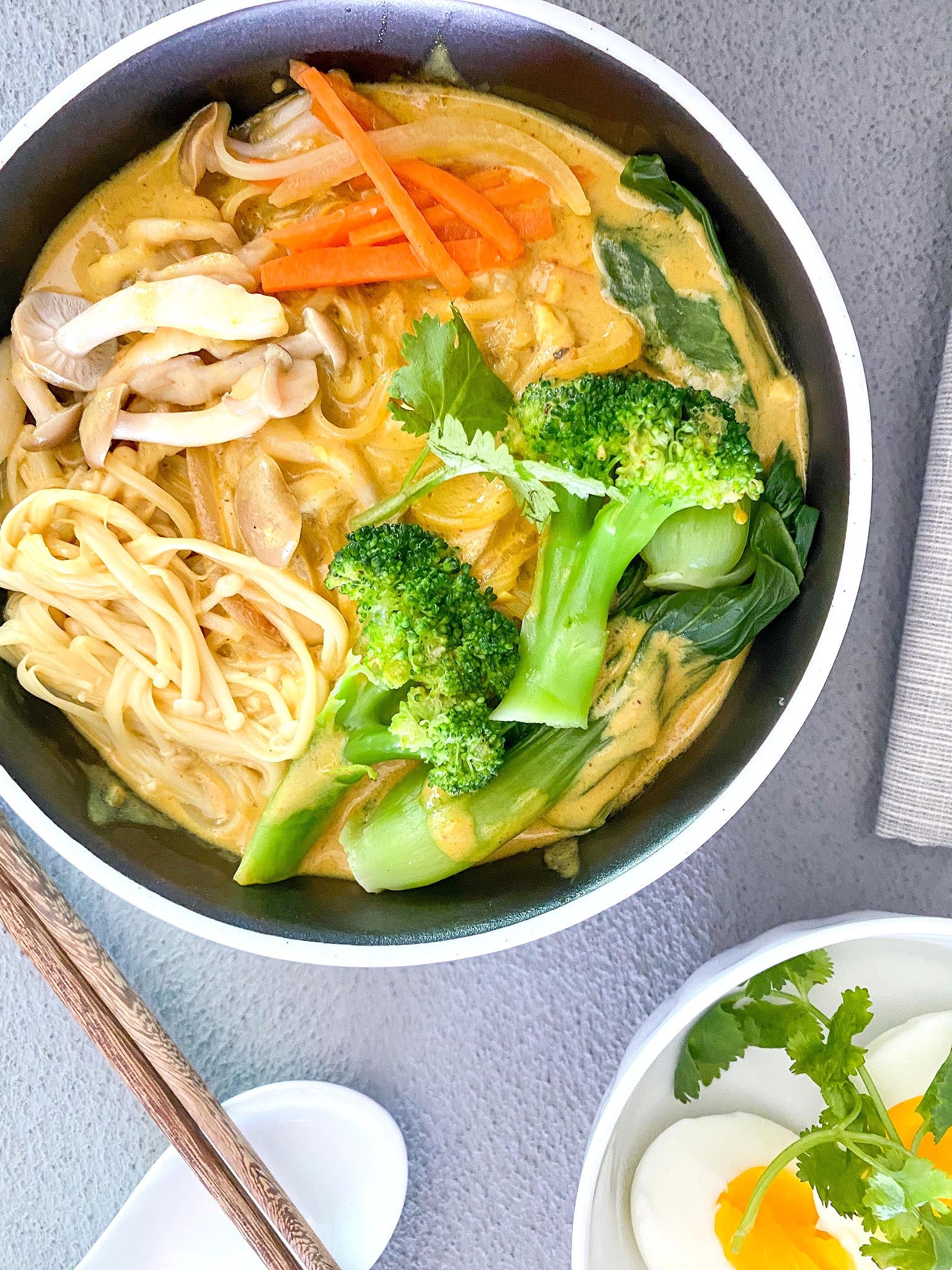 KIRREats: Vegan Yellow Curry Soup Noodle by @Styleinkhk - KIRR