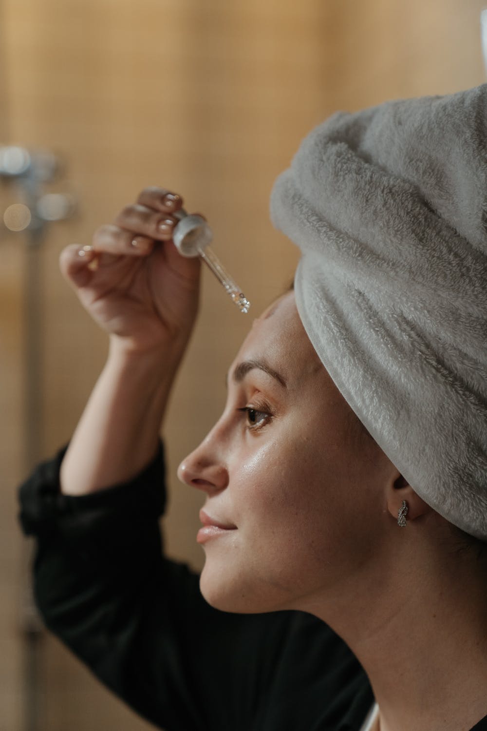 Skincare: The Interplay between Oil and Water on your skin by Sudtana